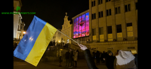 В Бєльсько-Бялі  люди вийшли на вулицю, щоб засвідчити свою солідарність з Україною. ВІДЕО